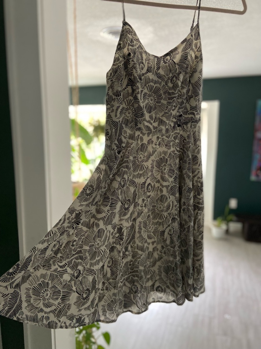Old Navy Black and white Floral Spaghetti-Strap sundress